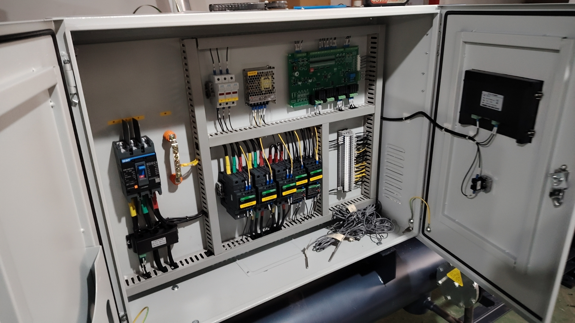 Могат ли 3-фазните 380V 60Hz и 3-фазови 380V 50Hz напрежения на индустриални чилъри да се използват взаимозаменяемо?